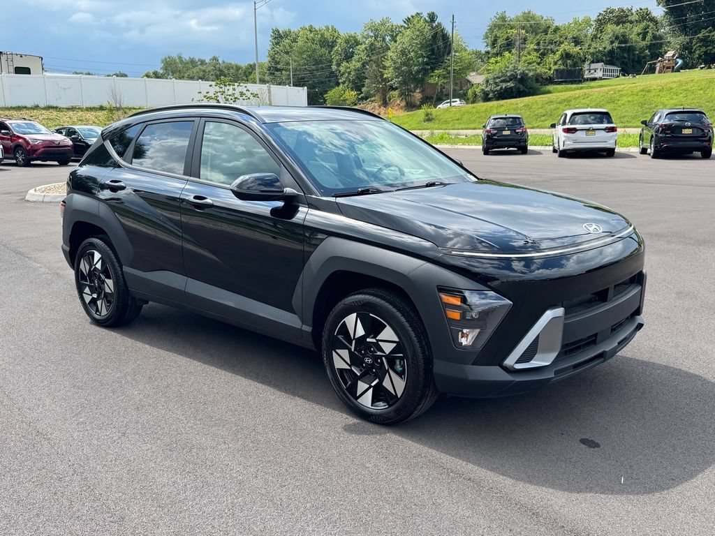 Used 2025 Hyundai Kona SEL AWD/4WD image 2