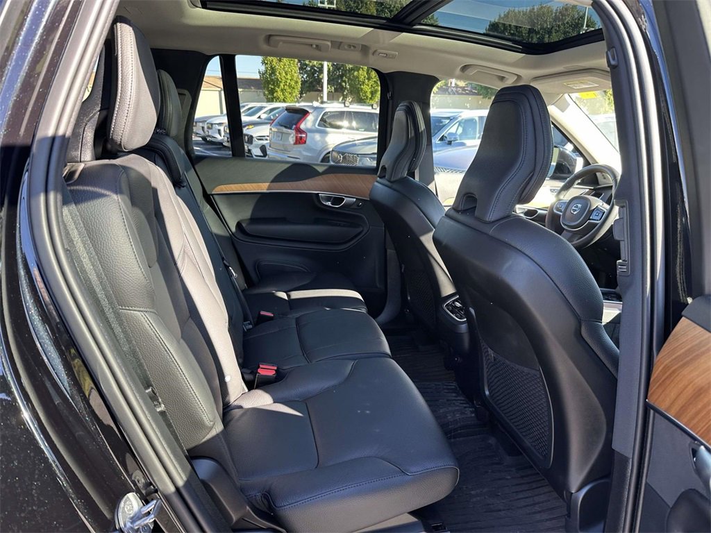 Certified 2024 Volvo XC90 B5 Plus w/ Protection Package Premier image 14