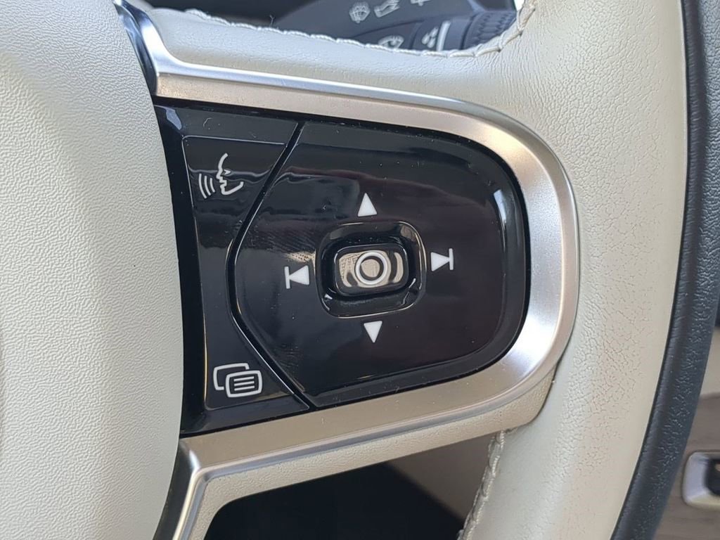Used 2024 Volvo XC90 B6 Ultimate image 27