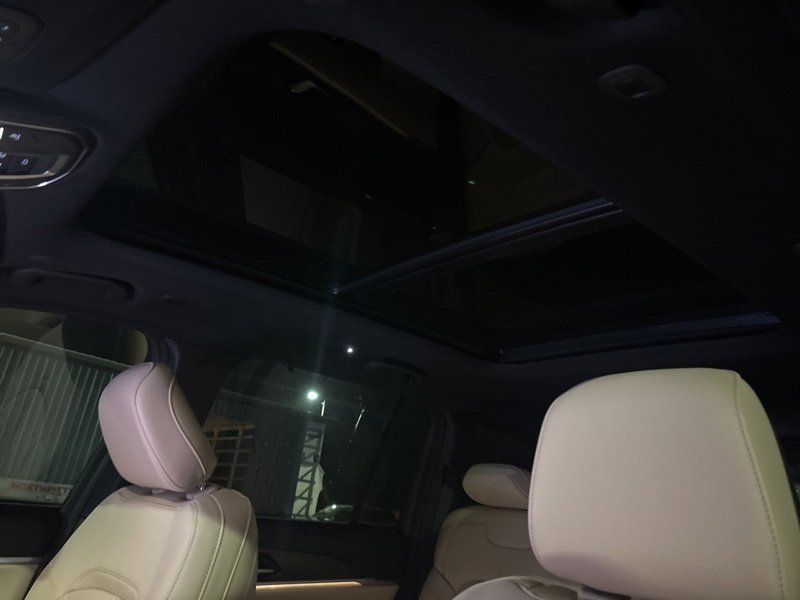 New 2025 Jeep Grand Cherokee Limited w/ Luxury Tech Group II image 19