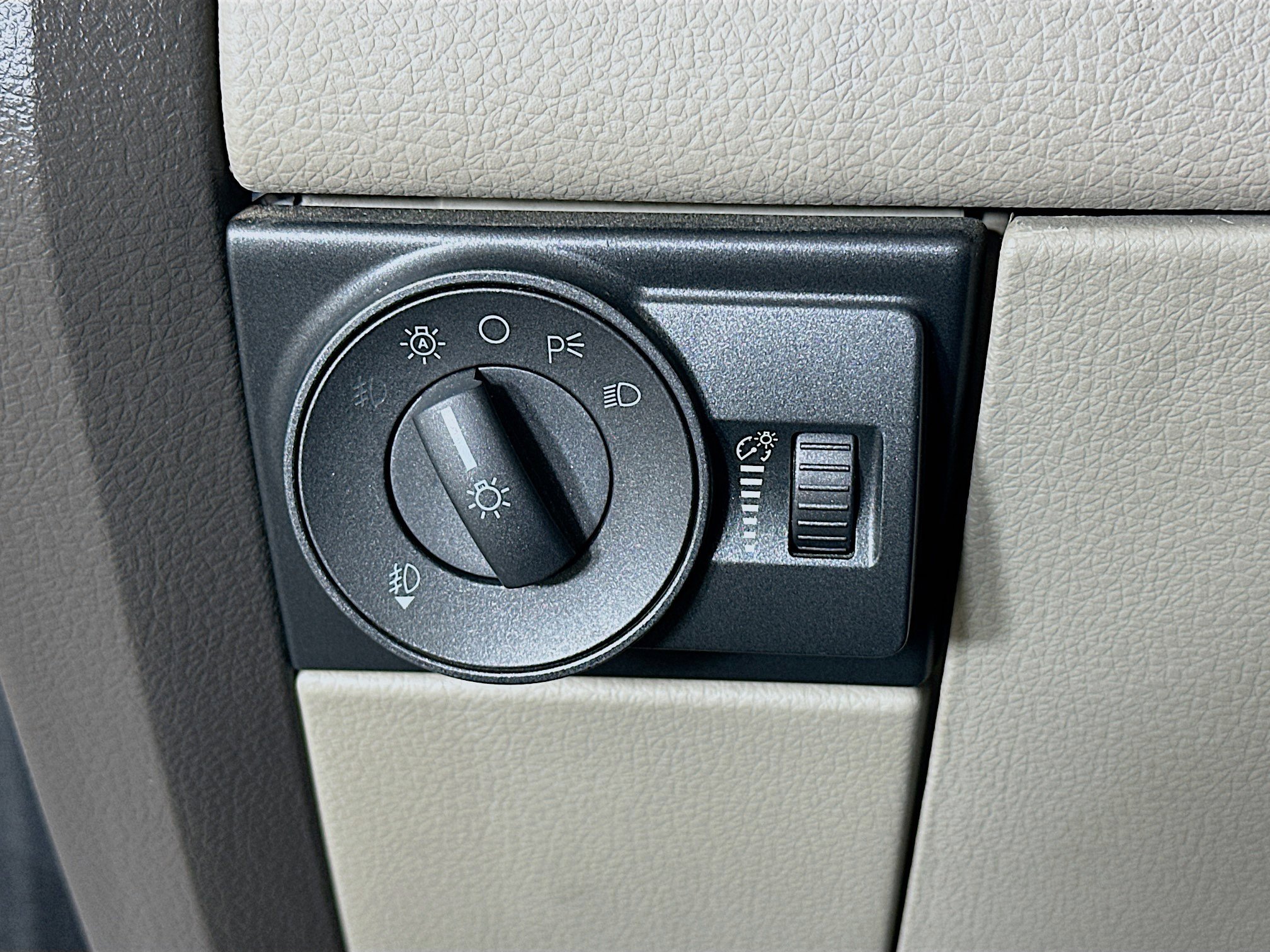 Used 2009 Lincoln MKX 2WD image 17