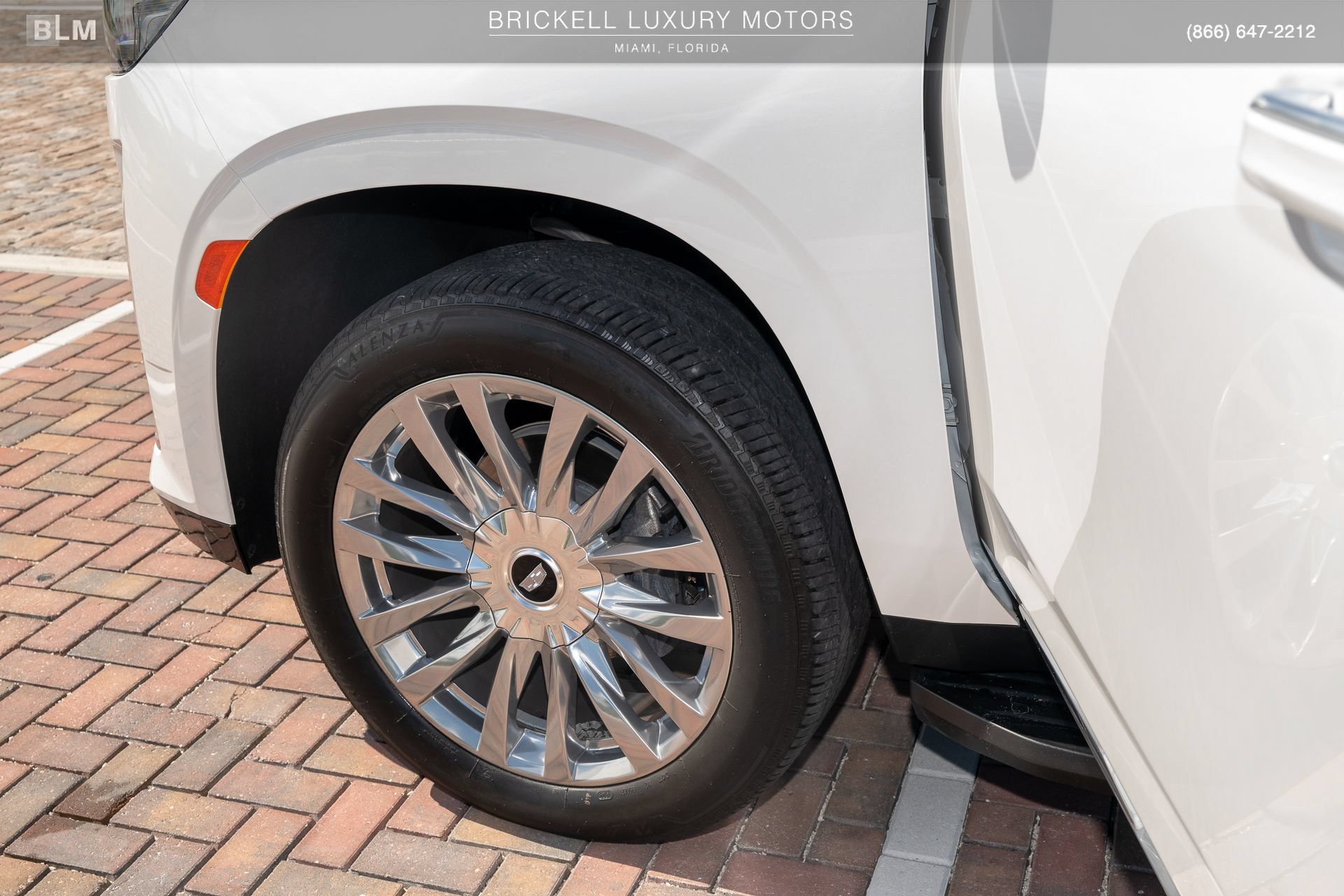 Used 2024 Cadillac Escalade ESV Luxury AWD/4WD image 68