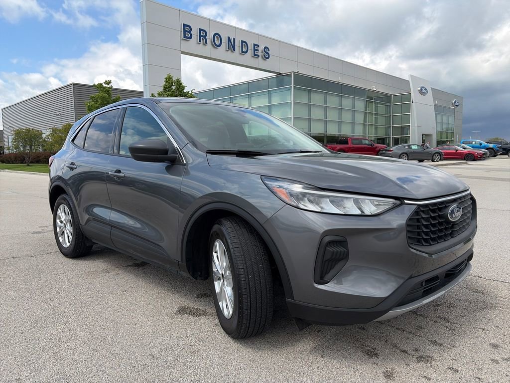 Used 2023 Ford Escape Active w/ Cold Weather Package FWD image 1