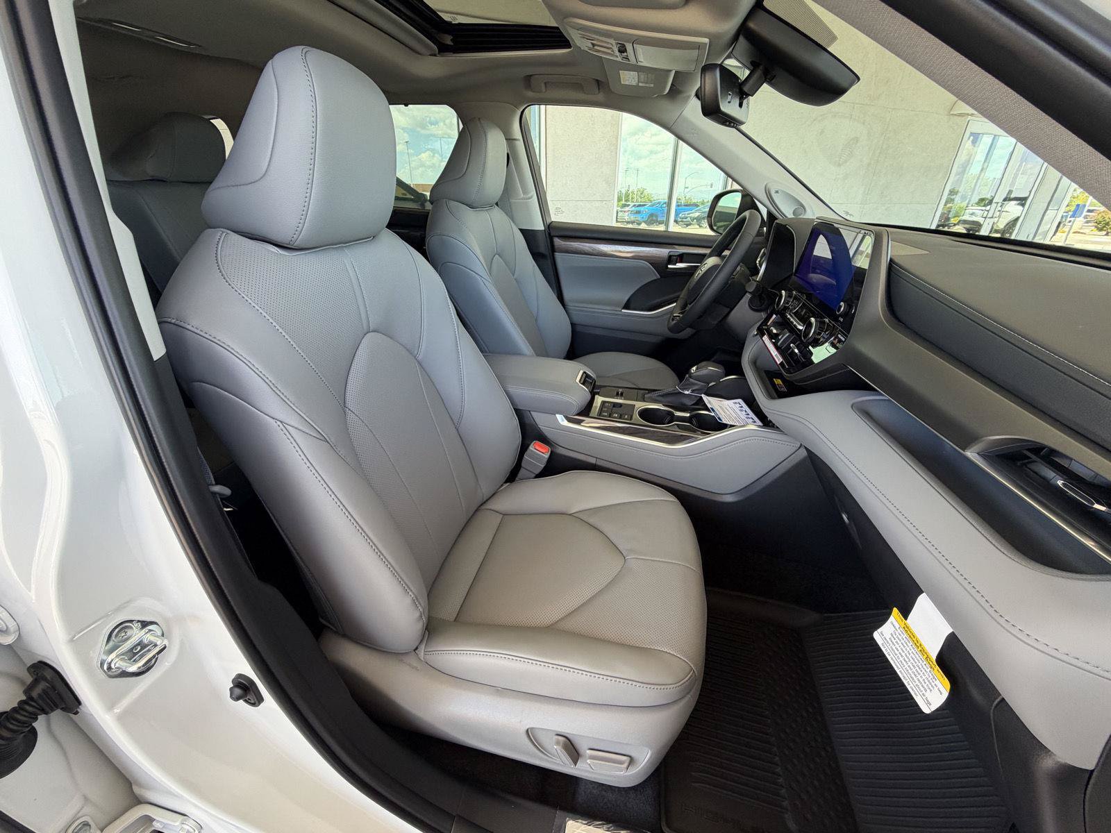 New 2026 Toyota Highlander Limited AWD/4WD image 21