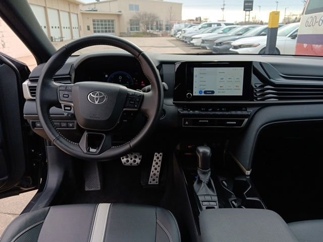 Used 2025 Toyota Camry SE image 23