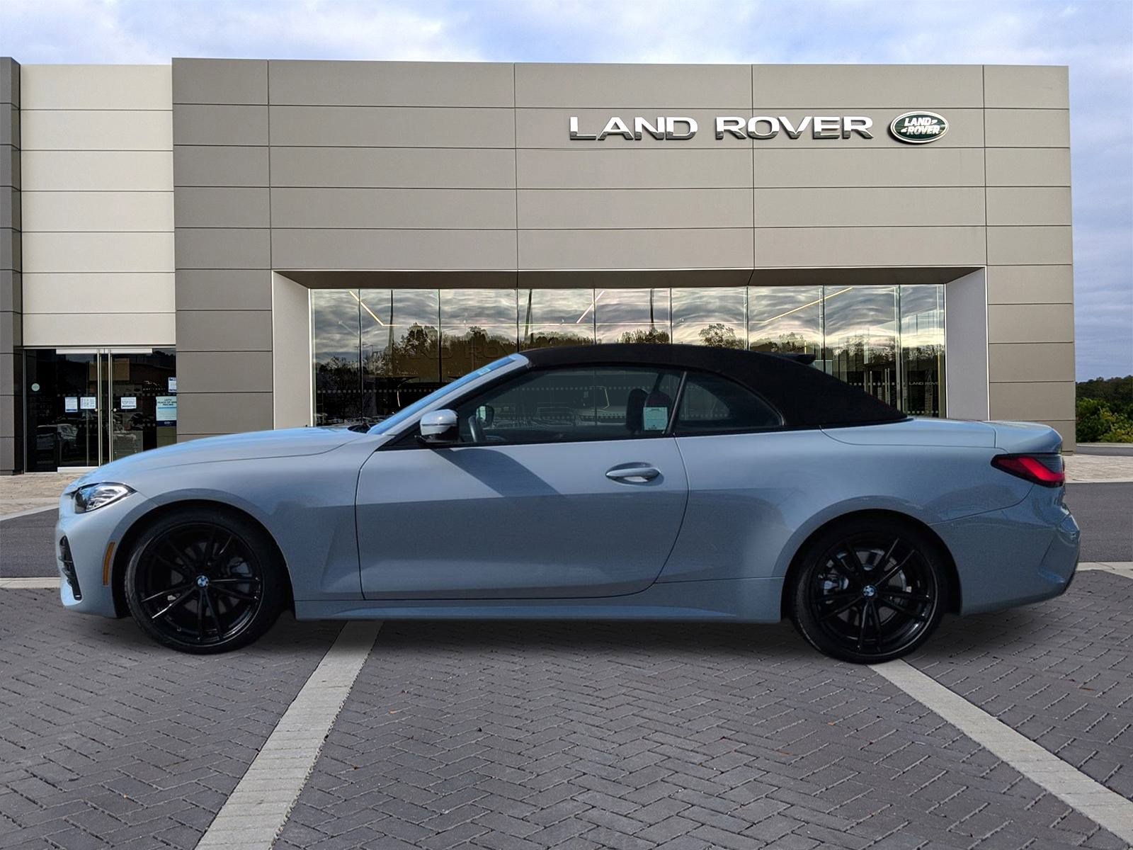 Used 2023 BMW 430i Convertible w/ M Sport Package image 8