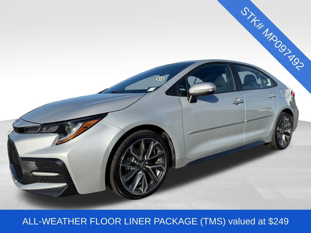 Used 2021 Toyota Corolla SE w/ SE Premium Package image 3