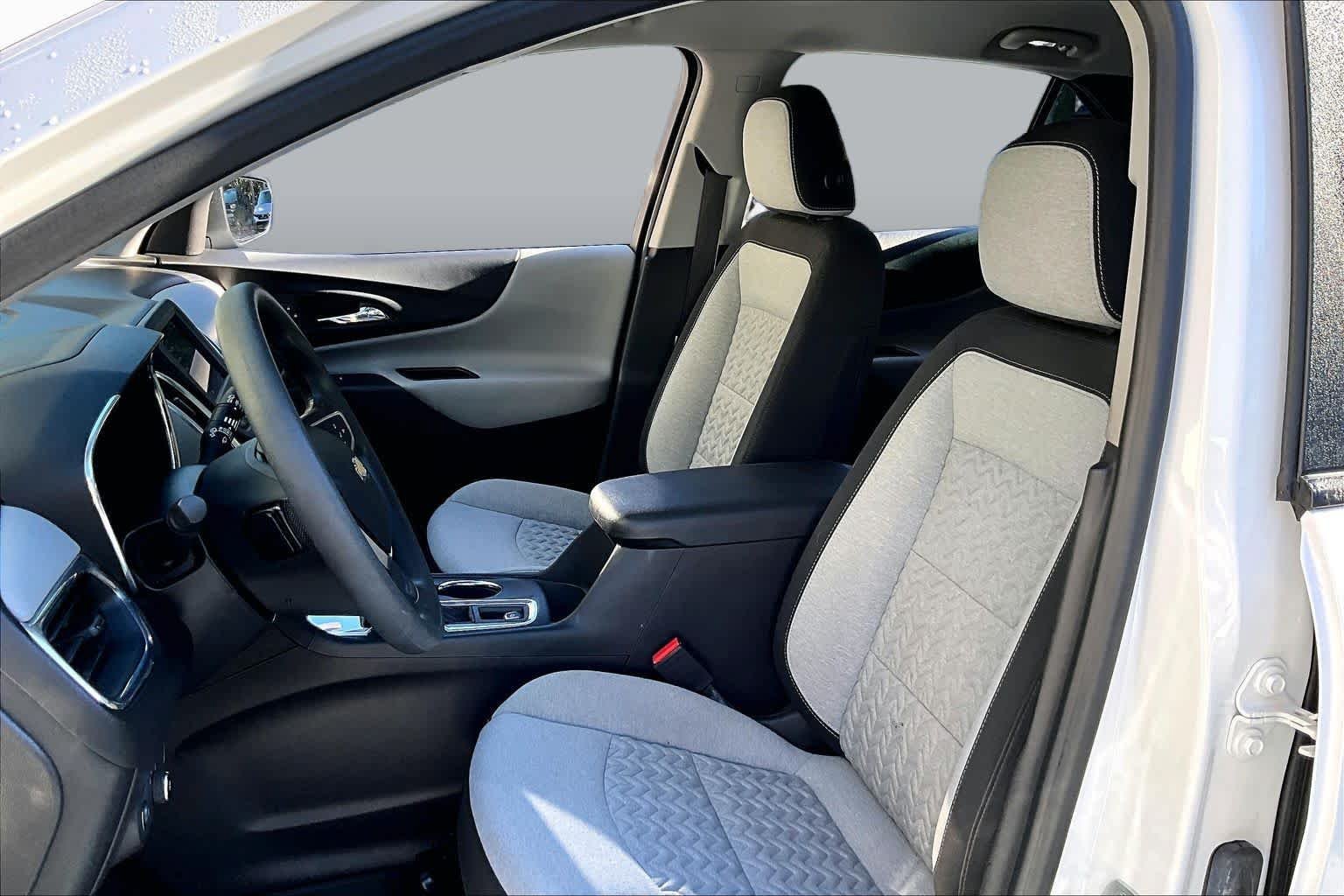 Used 2023 Chevrolet Equinox LS w/ Midnight Edition FWD image 8