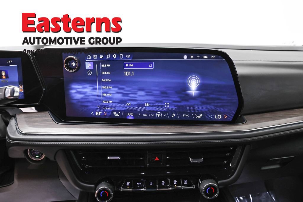 Used 2025 Chevrolet Suburban Z71 image 12