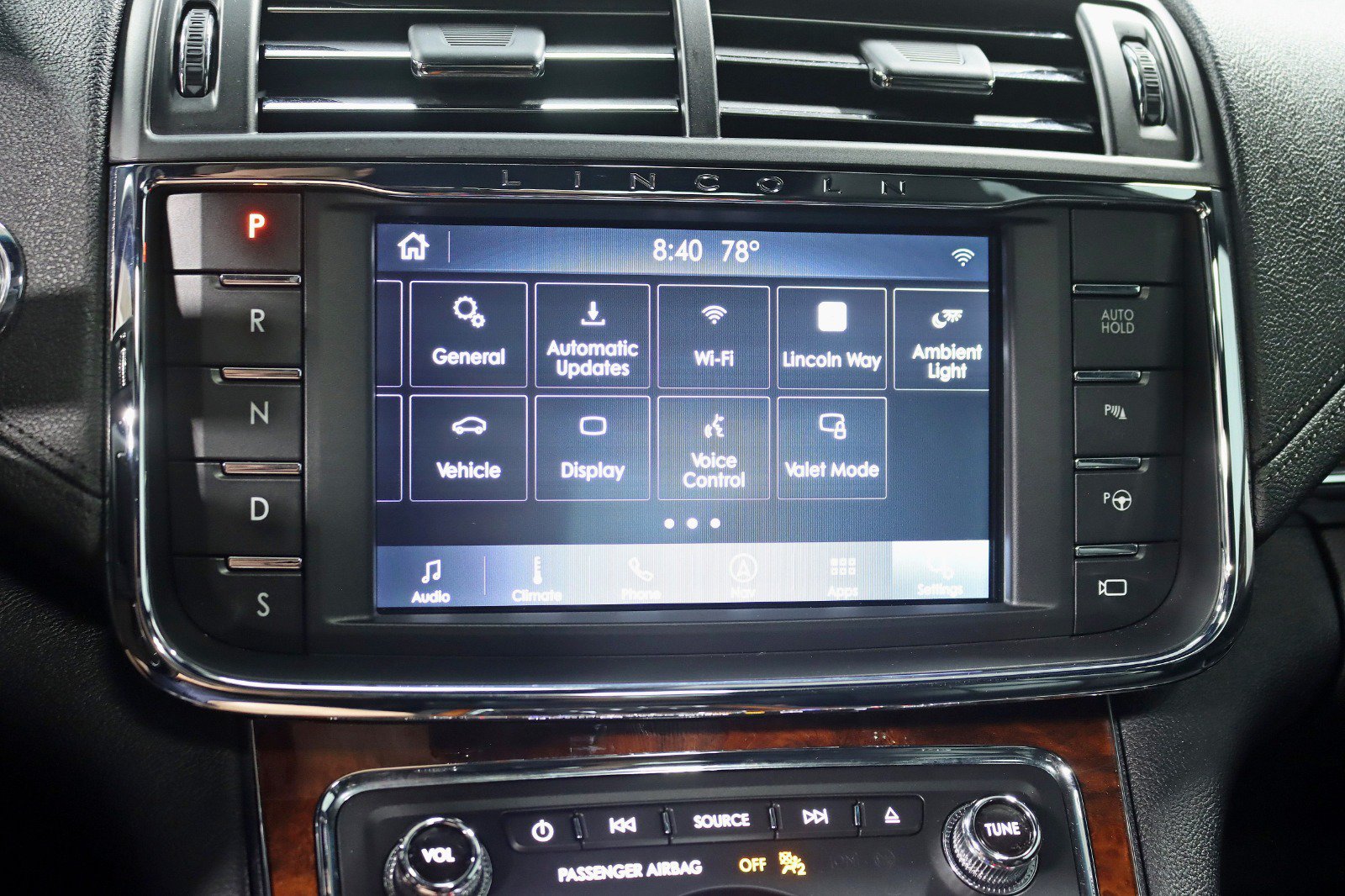 Used 2019 Lincoln Continental Reserve w/ Rear Seat Package AWD/4WD image 23