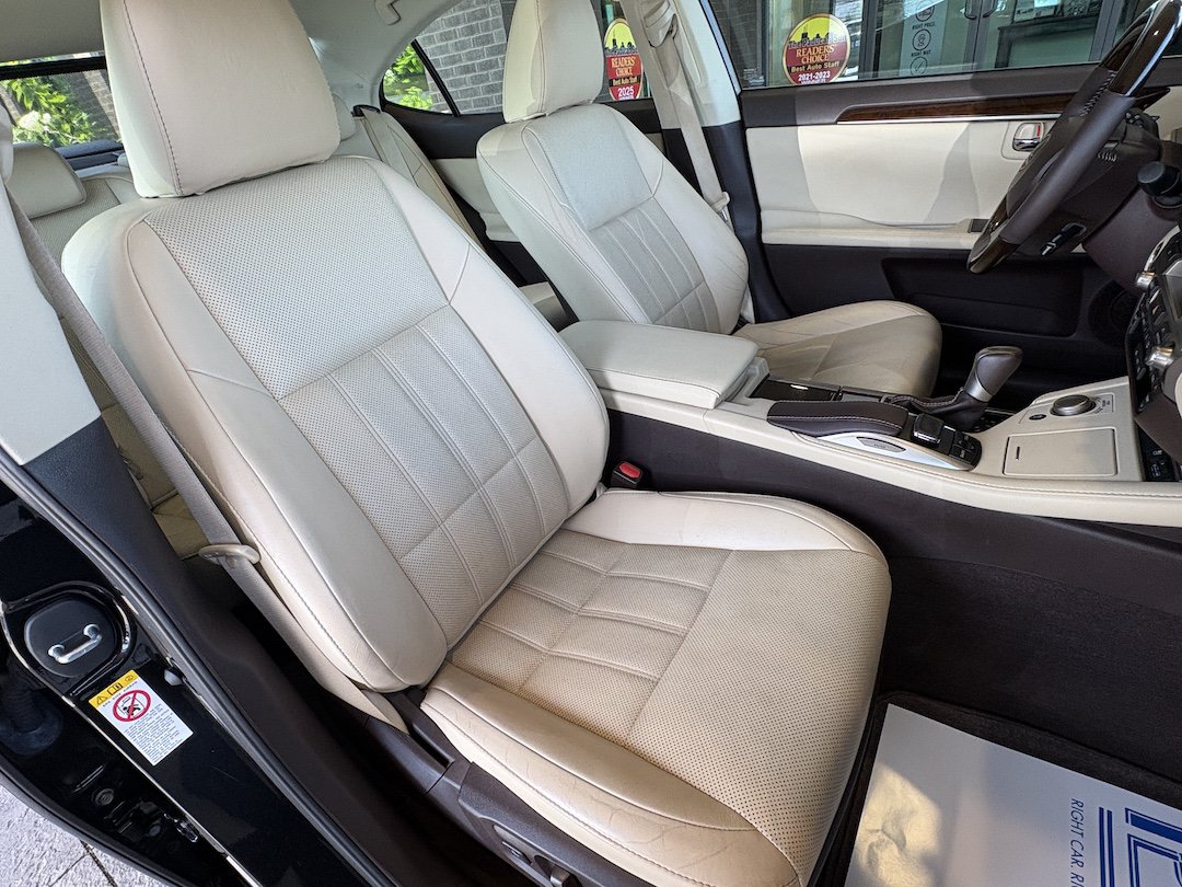 Used 2016 Lexus ES 350 w/ Luxury Package w/Wood Trim FWD image 31