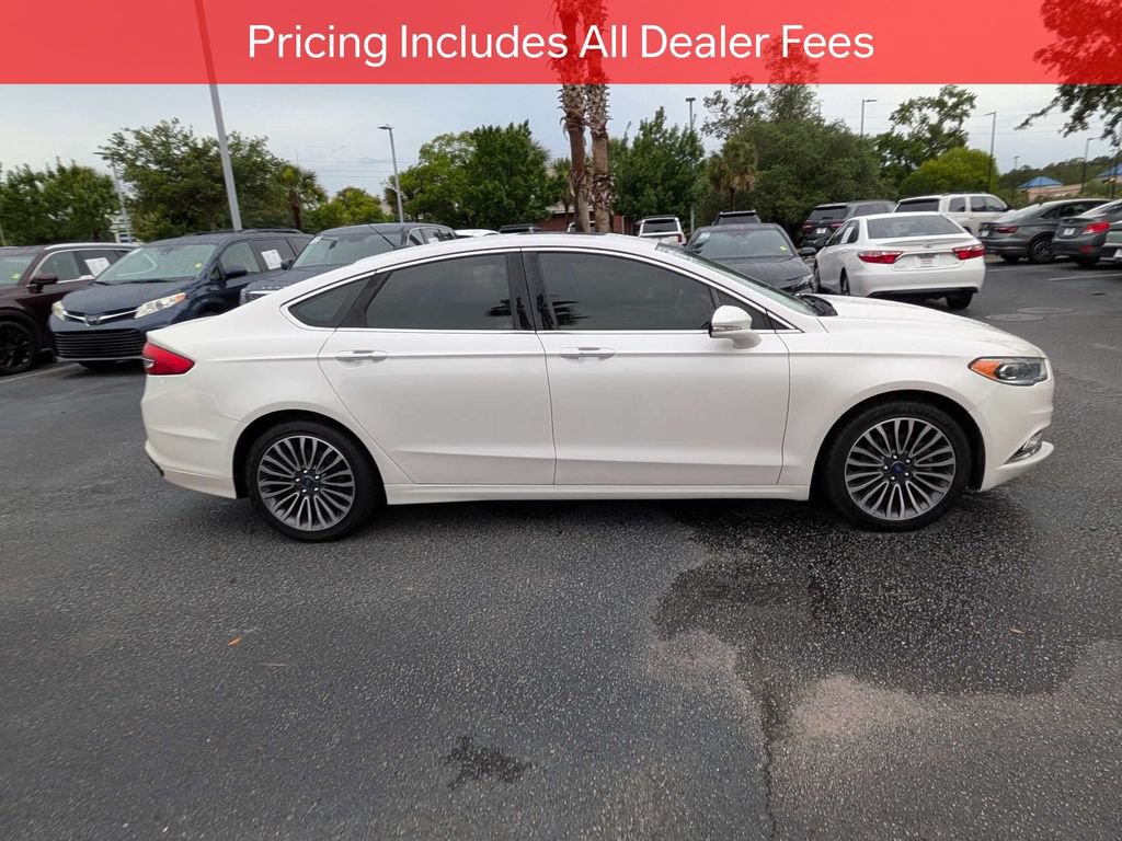 Used 2017 Ford Fusion SE w/ Fusion SE Technology Package FWD image 3