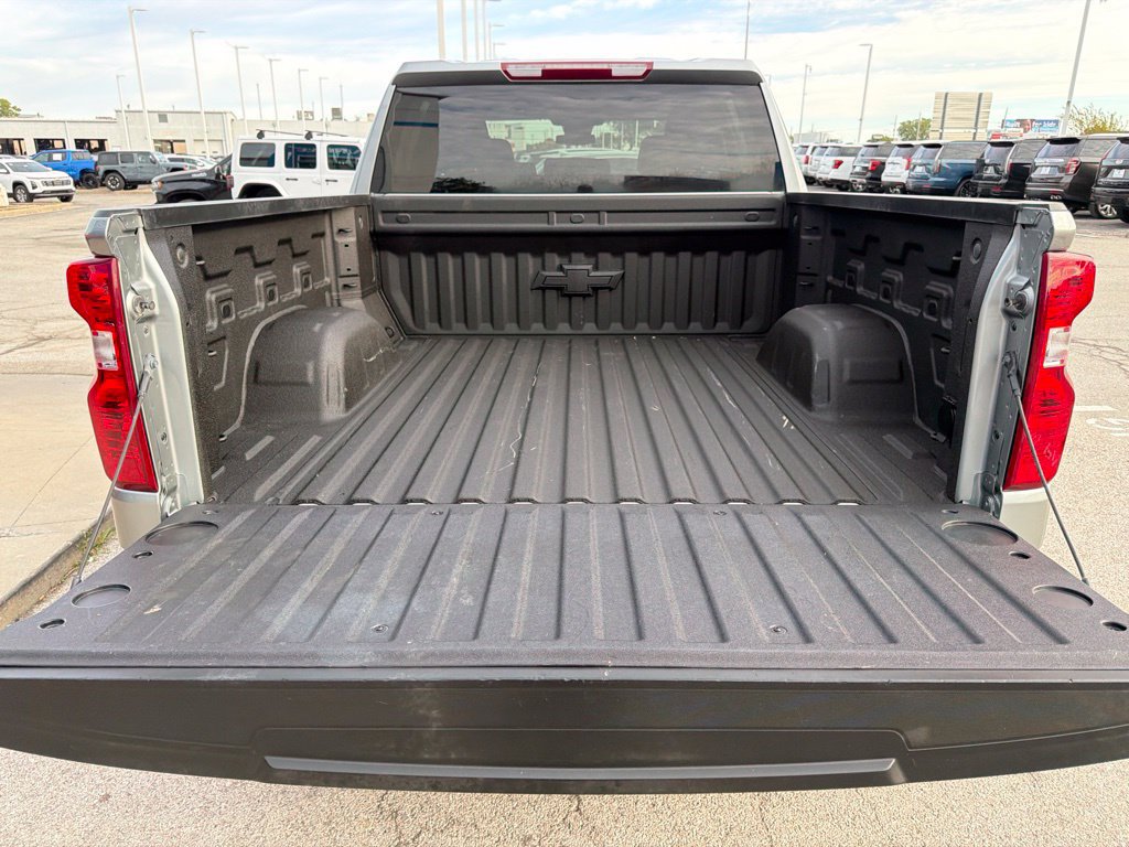 Used 2025 Chevrolet Silverado 1500 LT AWD/4WD image 13