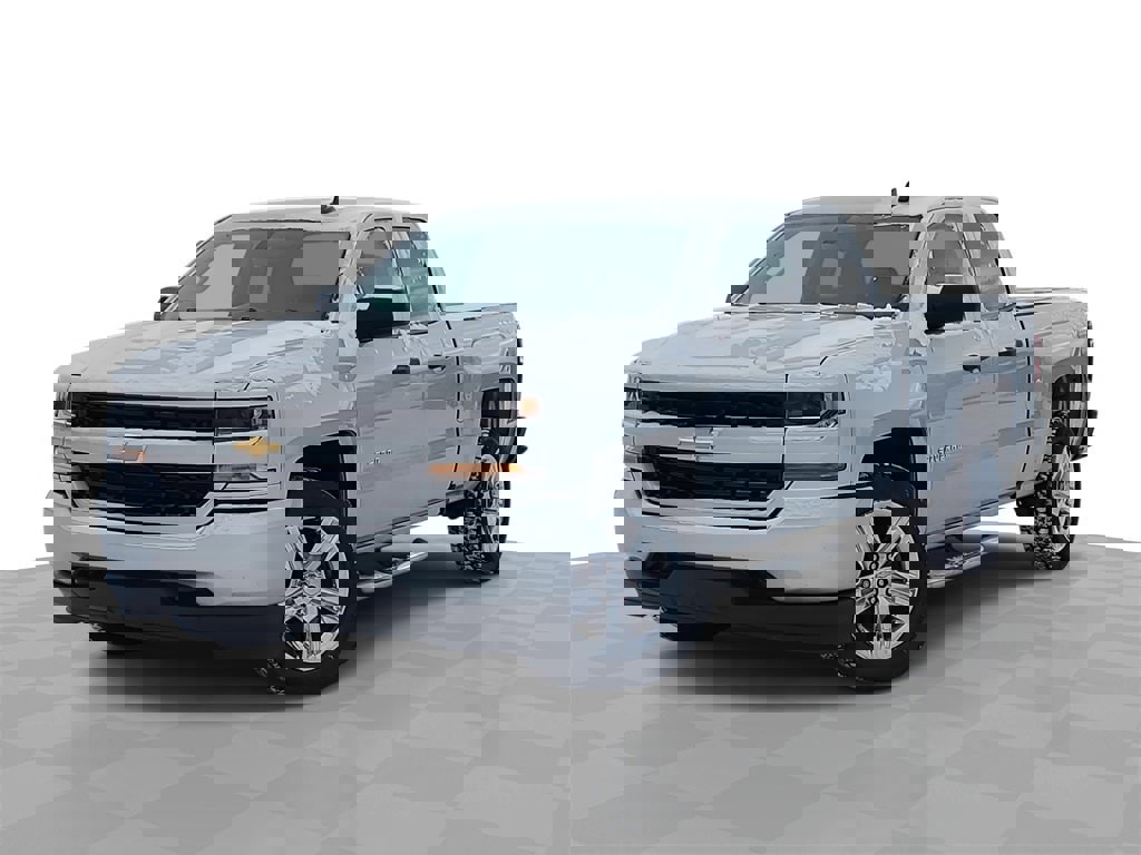 Used 2018 Chevrolet Silverado 1500 Custom w/ Custom Value Package image 1
