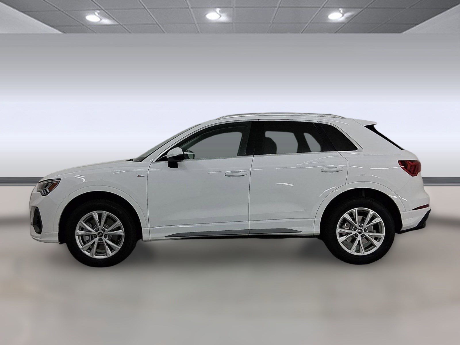 Used 2025 Audi Q3 2.0T Premium w/ Convenience Package image 2