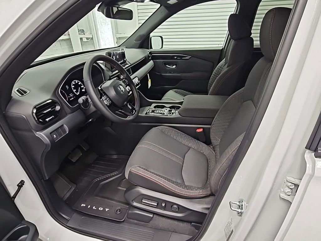 New 2025 Honda Pilot Sport image 10