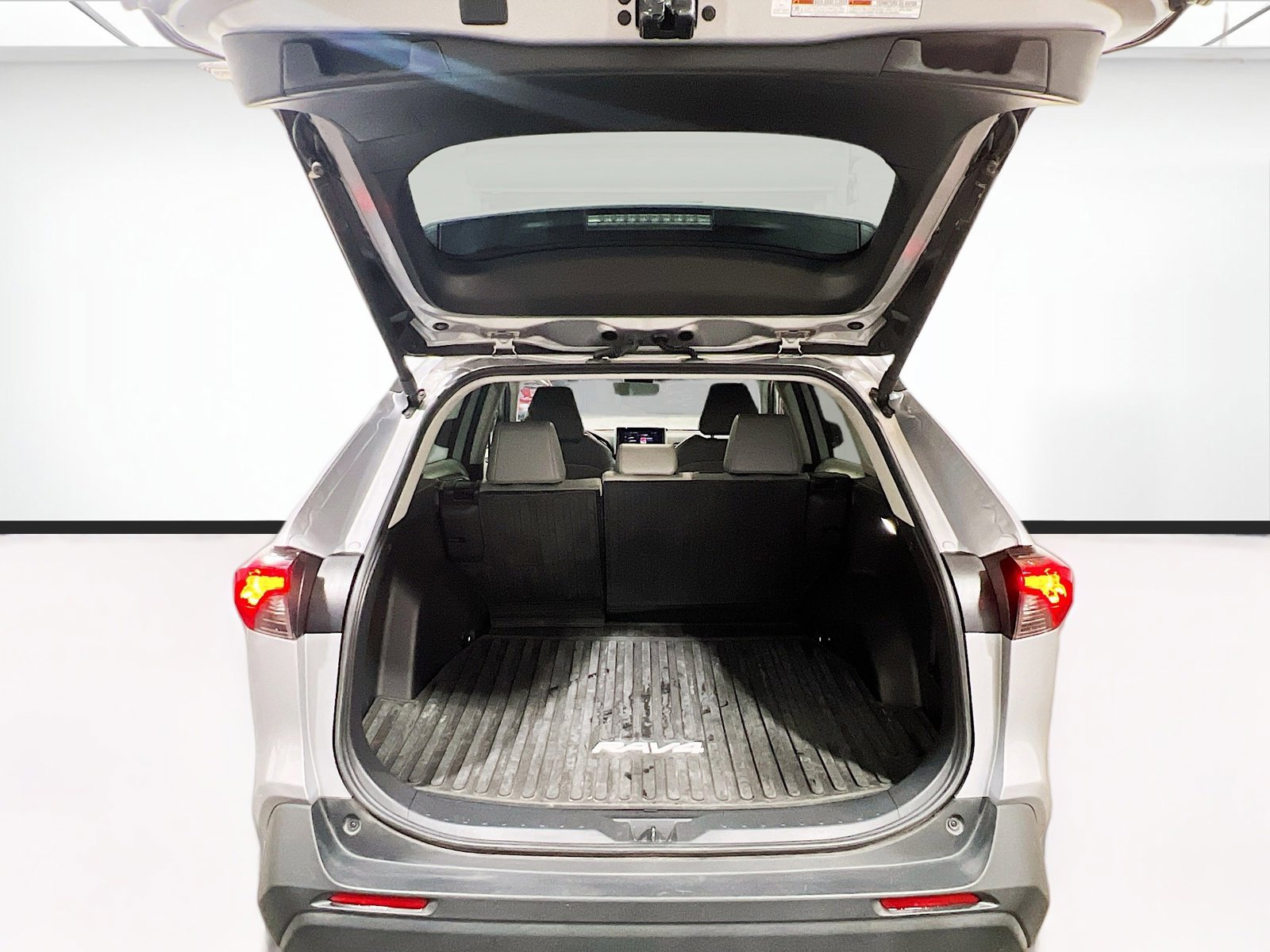 Used 2024 Toyota RAV4 XLE Premium w/ Weather Package image 19