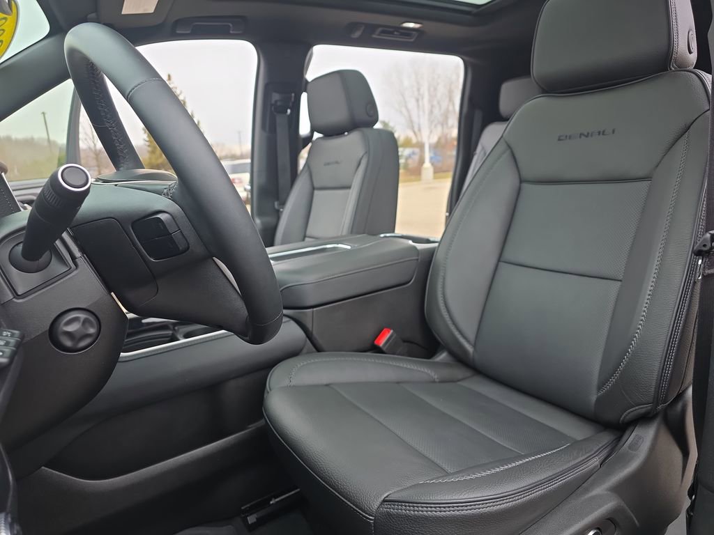 Used 2023 GMC Yukon XL Denali w/ LPO, Floor Liner Package image 16