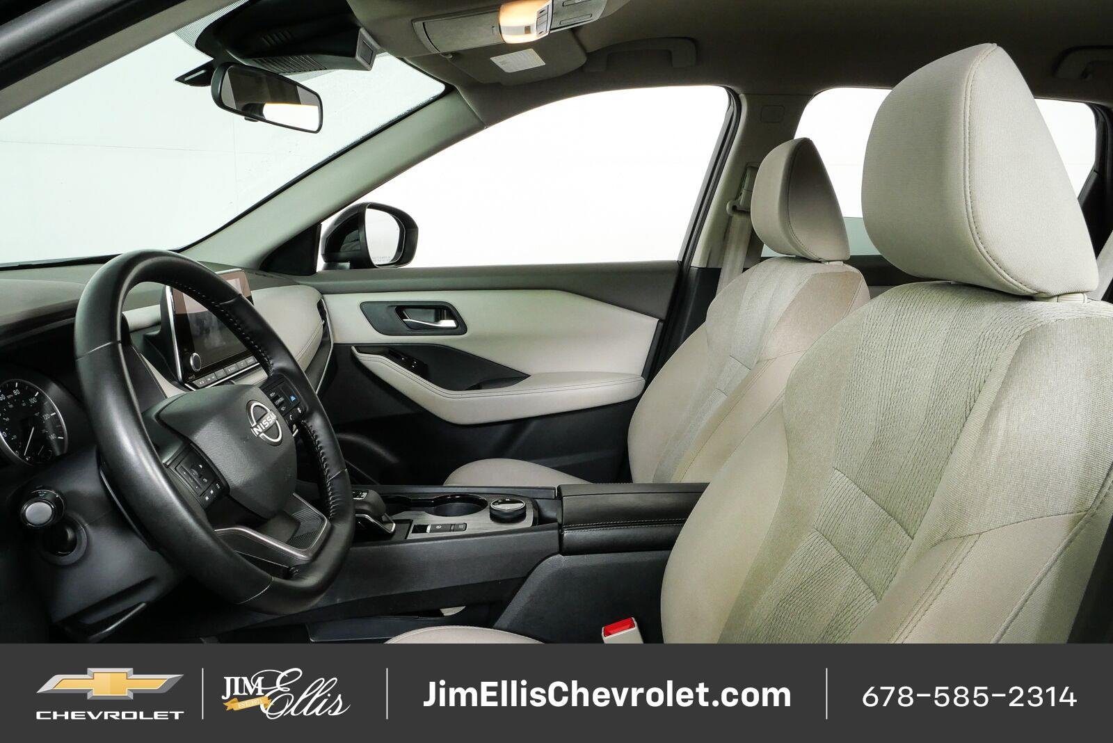 Used 2025 Nissan Rogue SV AWD/4WD image 5