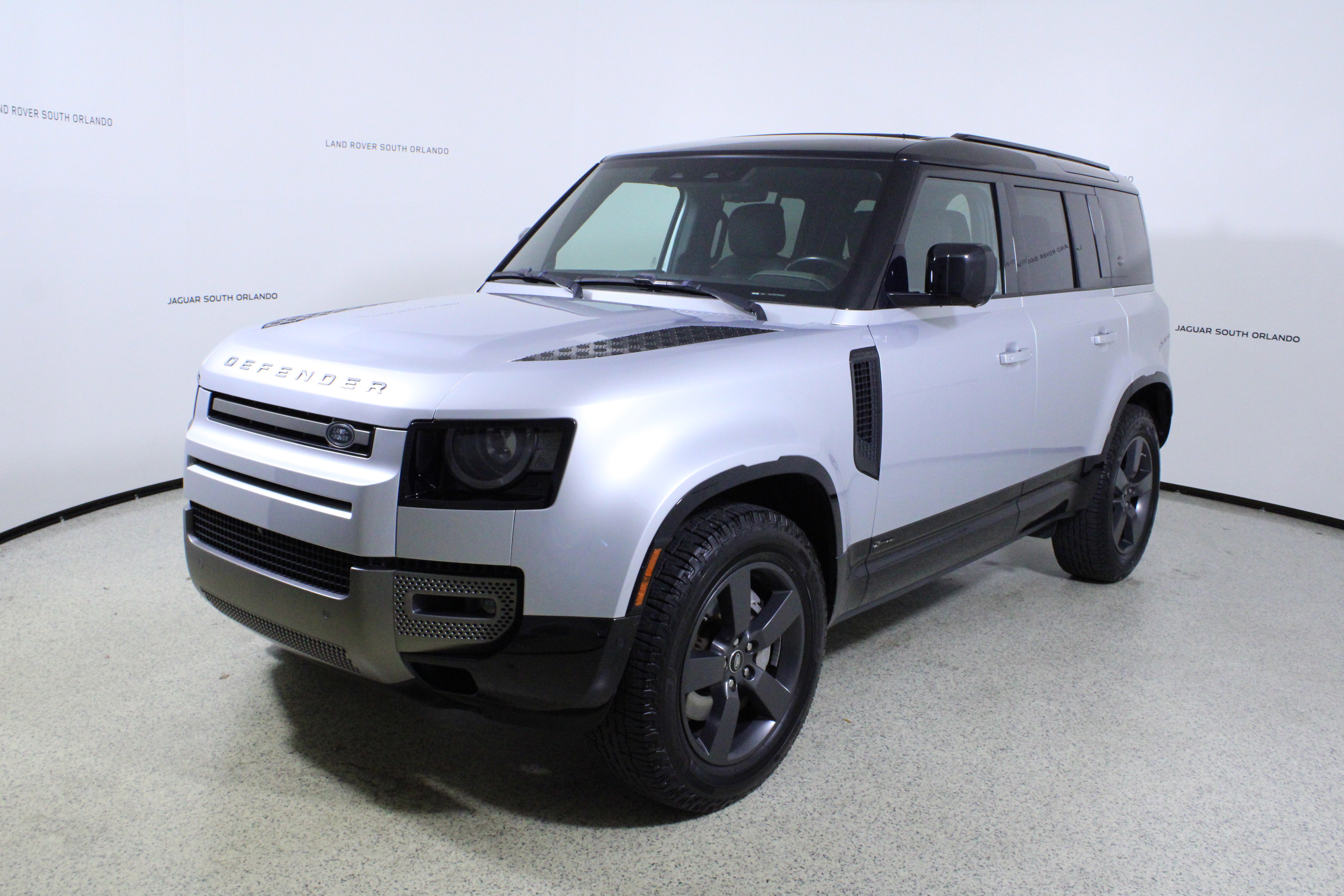 Used 2021 Land Rover Defender 110 X-Dynamic HSE image 4