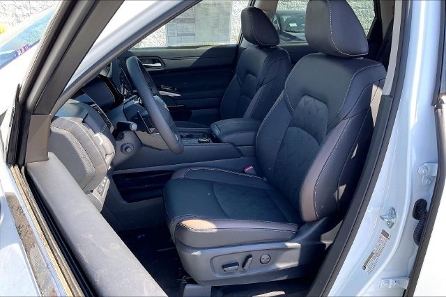 New 2026 Nissan Pathfinder Platinum AWD/4WD image 7