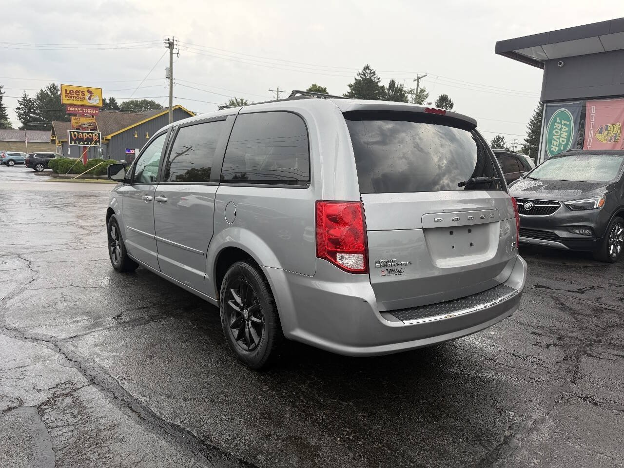 Used 2014 Dodge Grand Caravan SXT FWD image 4