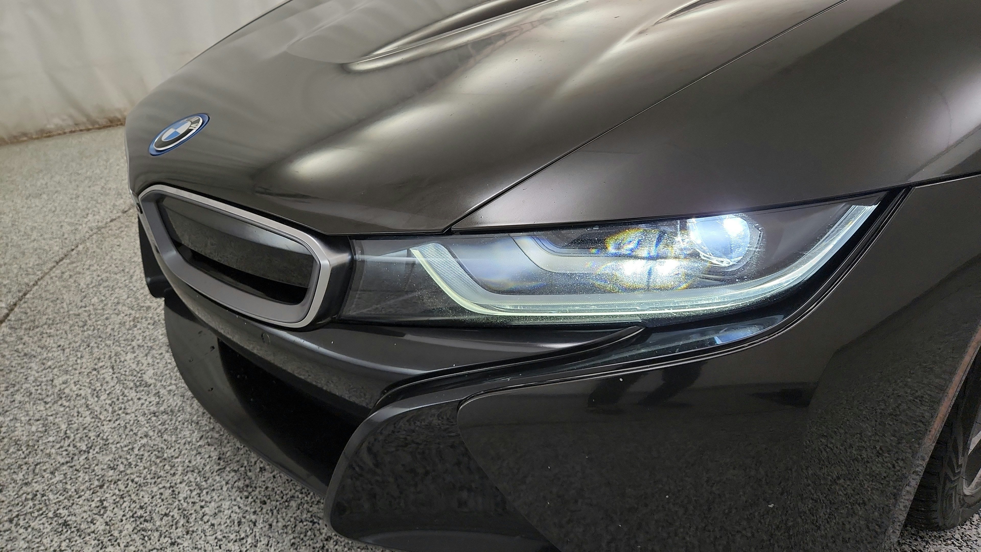 Used 2019 BMW i8 Roadster AWD/4WD image 25