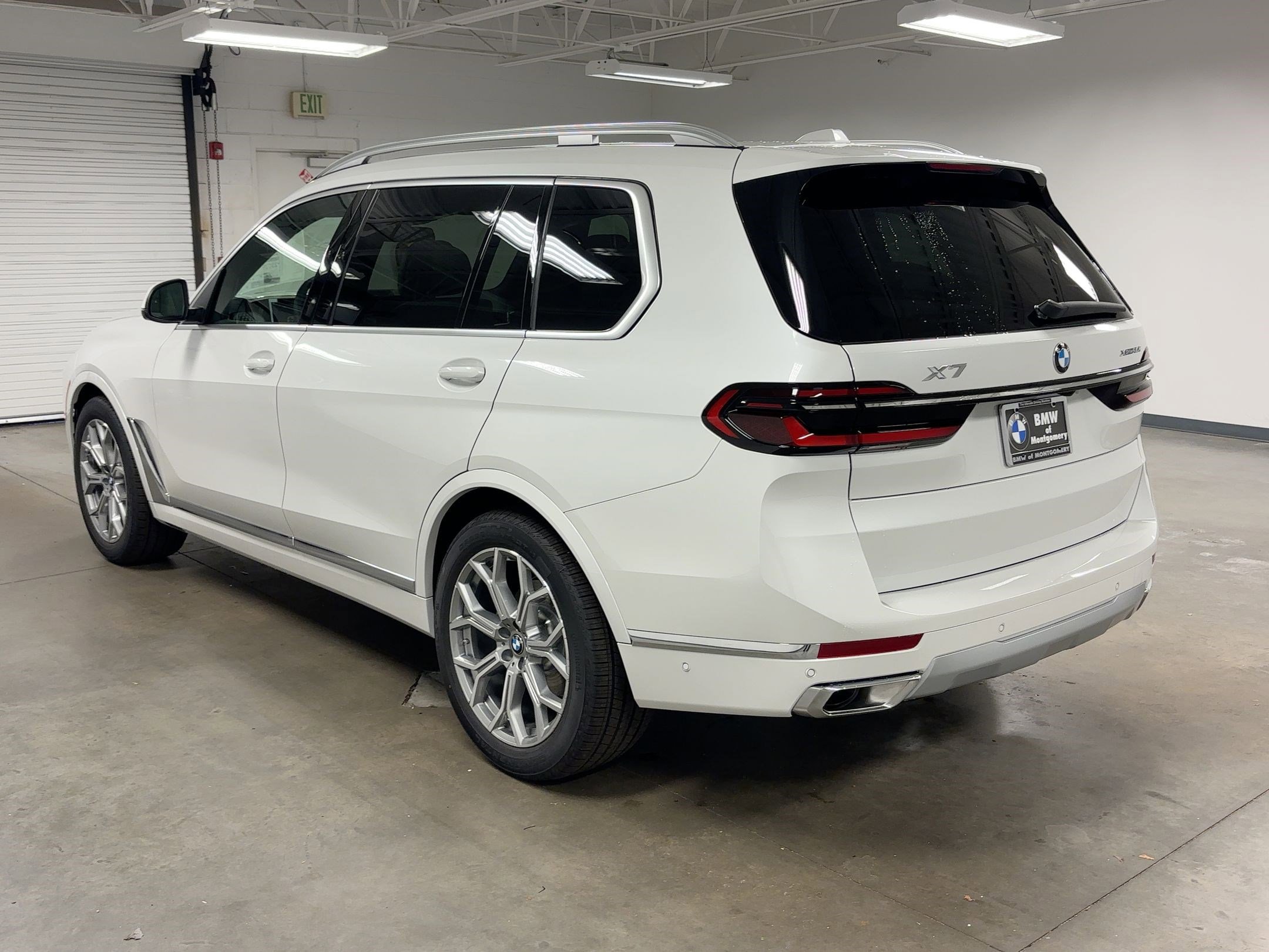 New 2026 BMW X7 xDrive40i w/ Premium Package image 2