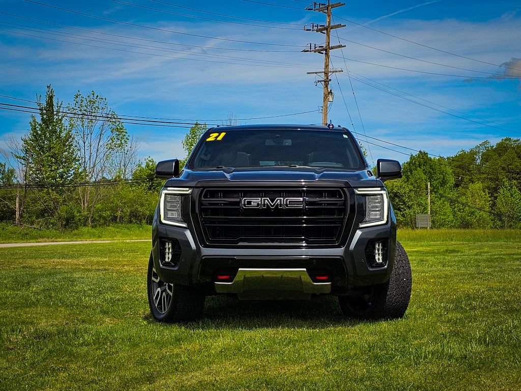 Used 2021 GMC Yukon XL AT4 w/ AT4 Premium Plus Package AWD/4WD image 8