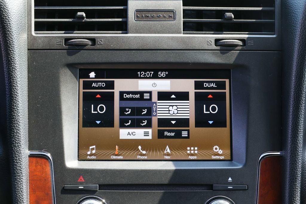 Used 2017 Lincoln Navigator Select image 11