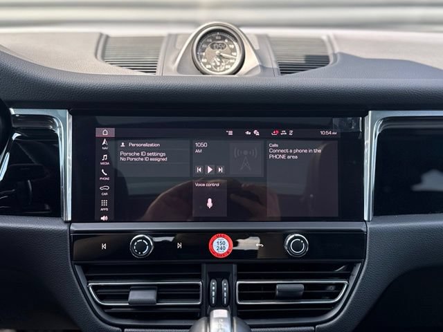Certified 2026 Porsche Macan AWD/4WD image 30