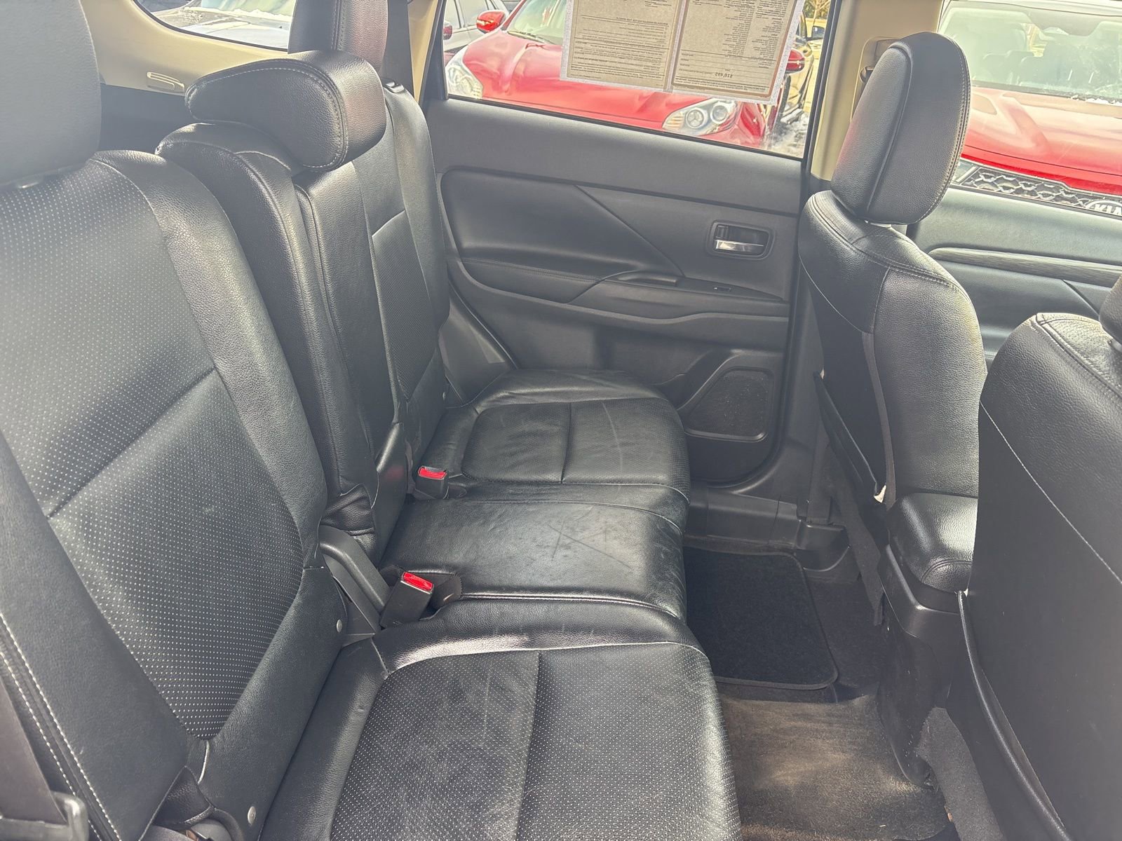 Used 2016 Mitsubishi Outlander SE image 16