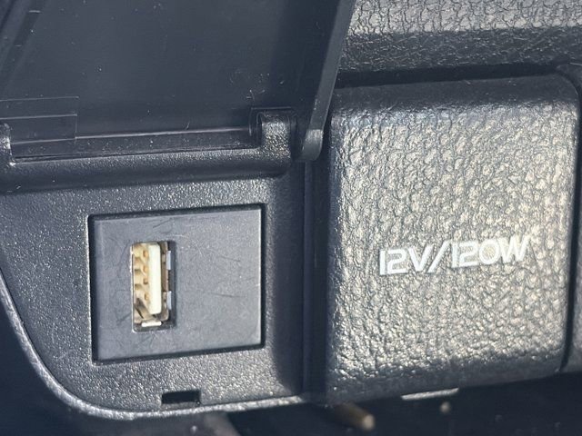 Used 2020 Toyota Camry SE image 16