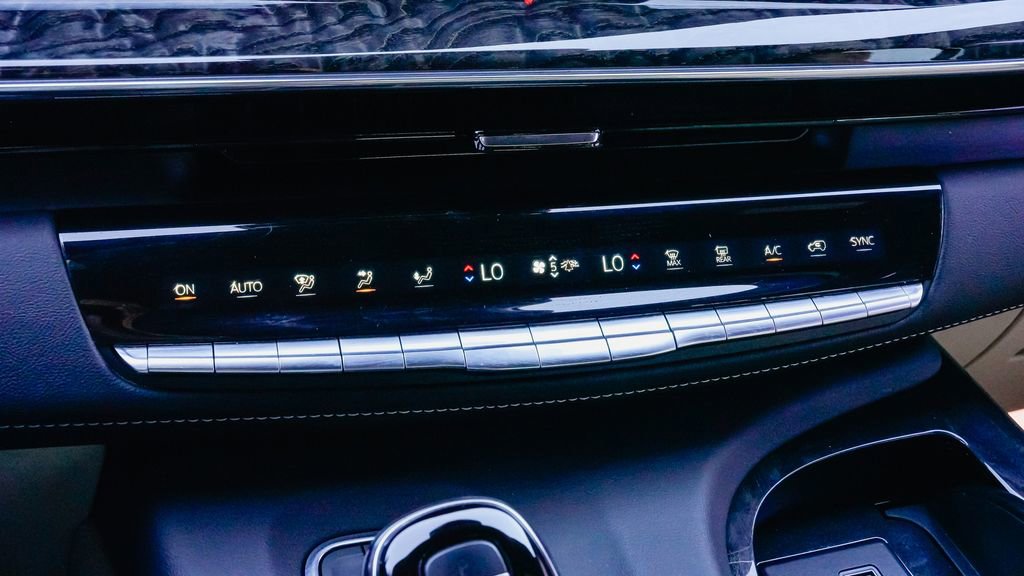 Certified 2021 Cadillac Escalade Premium Luxury image 20