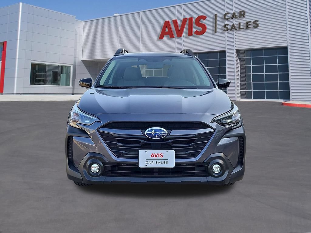 Used 2025 Subaru Outback Premium AWD/4WD image 2