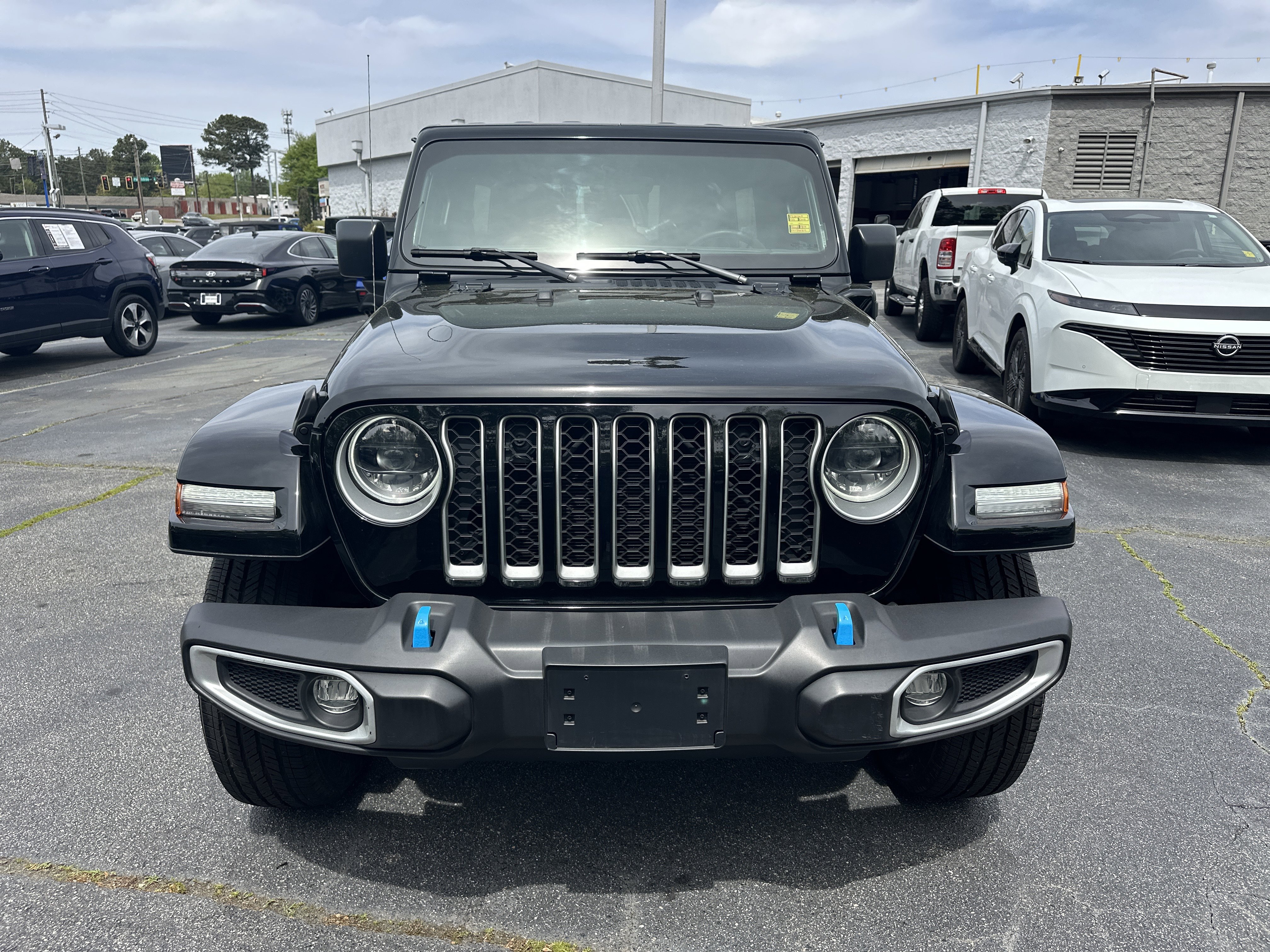Used 2023 Jeep Wrangler Sahara w/ Cold Weather Group image 4