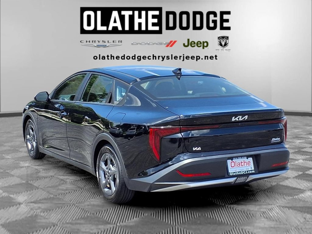 Used 2025 Kia K4 FWD image 3