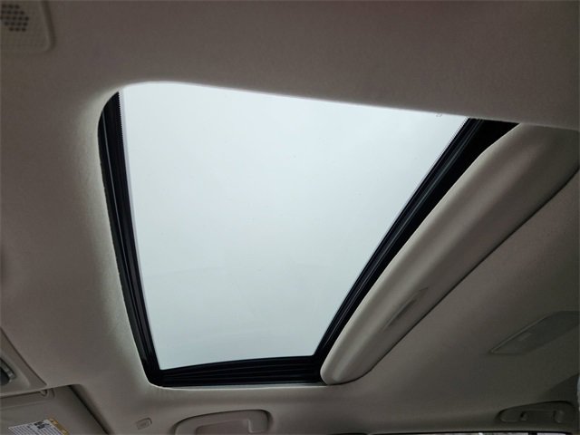 Used 2023 Toyota Corolla Cross XLE image 18