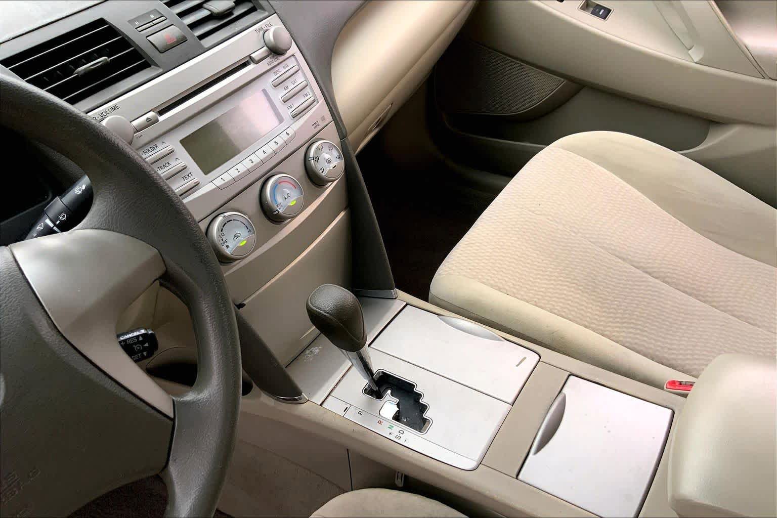 Used 2011 Toyota Camry LE FWD image 15
