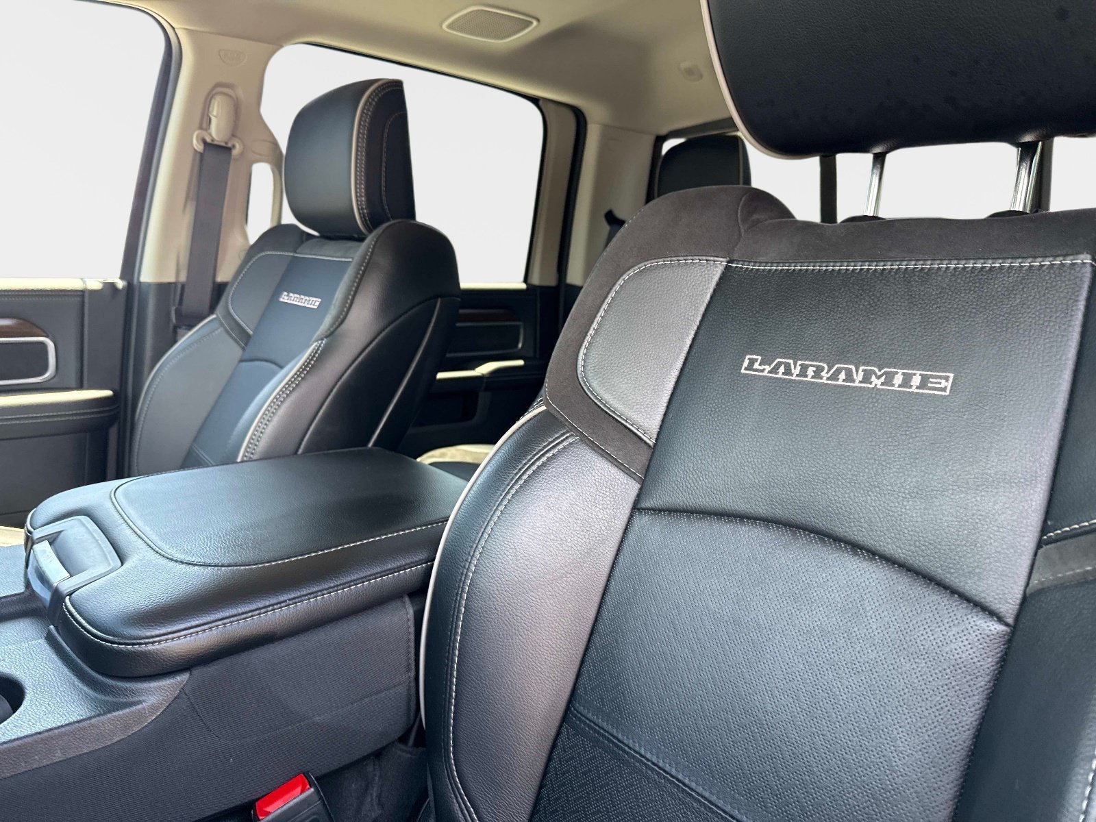 Used 2024 RAM 2500 Laramie AWD/4WD image 22