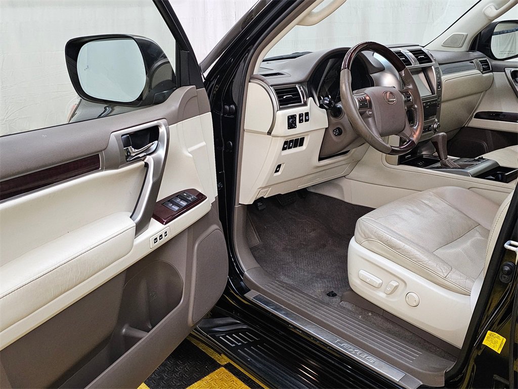 Used 2019 Lexus GX 460 image 20