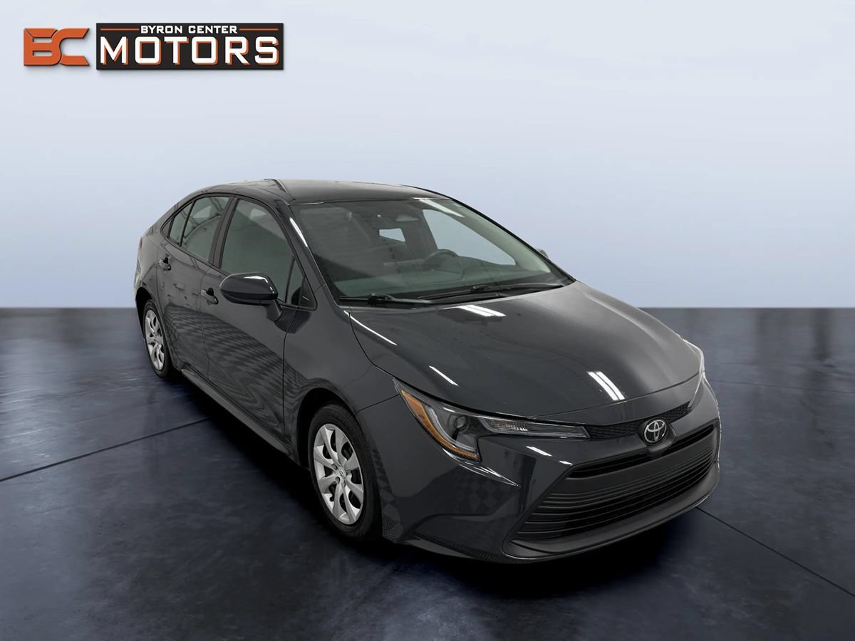 Used 2025 Toyota Corolla LE FWD image 7
