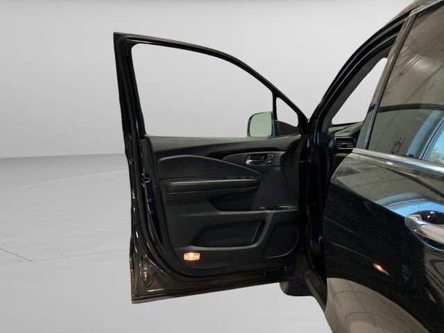 Used 2017 Honda Pilot Touring image 21