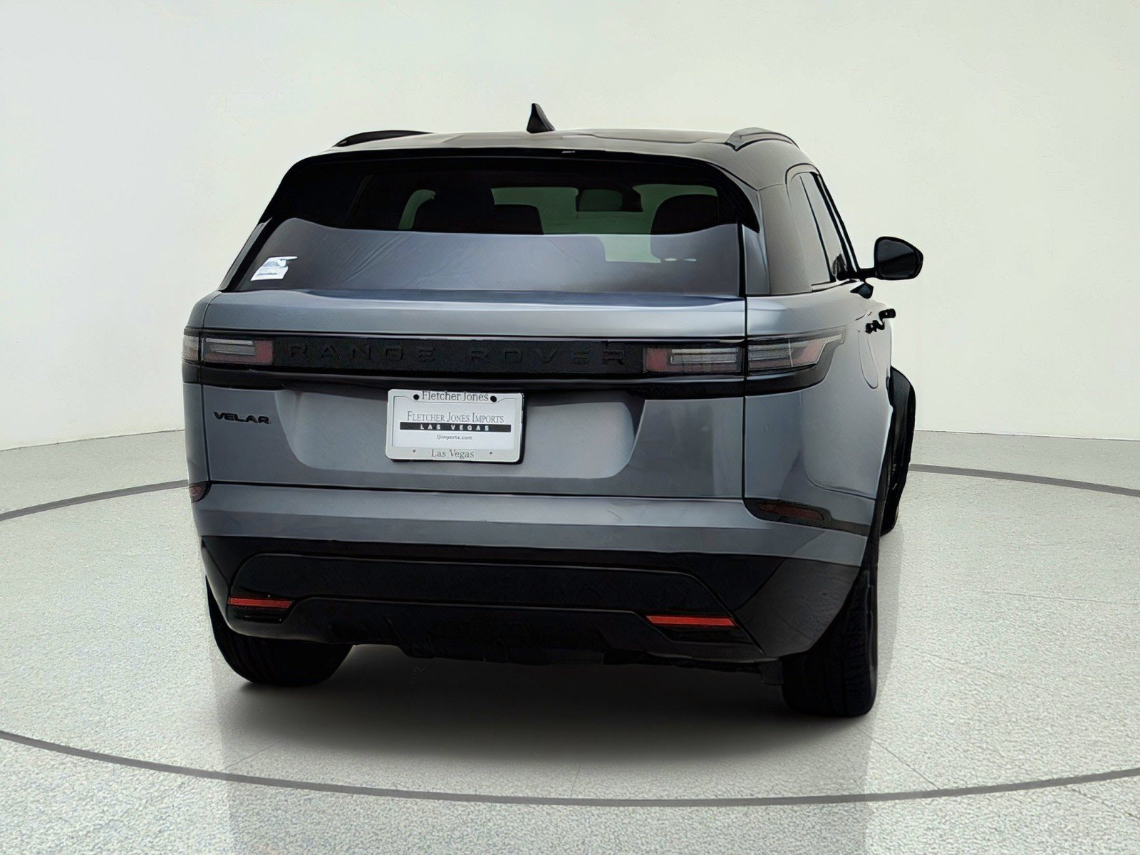 Used 2025 Land Rover Range Rover Velar Dynamic SE AWD/4WD image 13