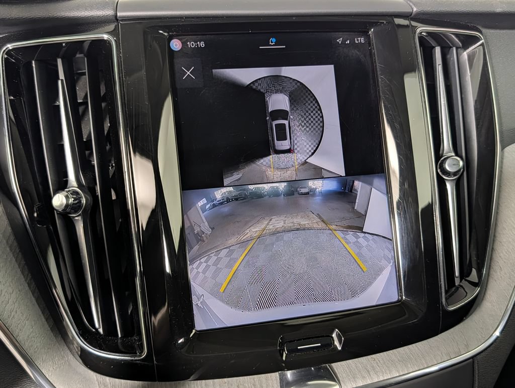 Used 2025 Volvo XC60 B5 Plus AWD/4WD image 30