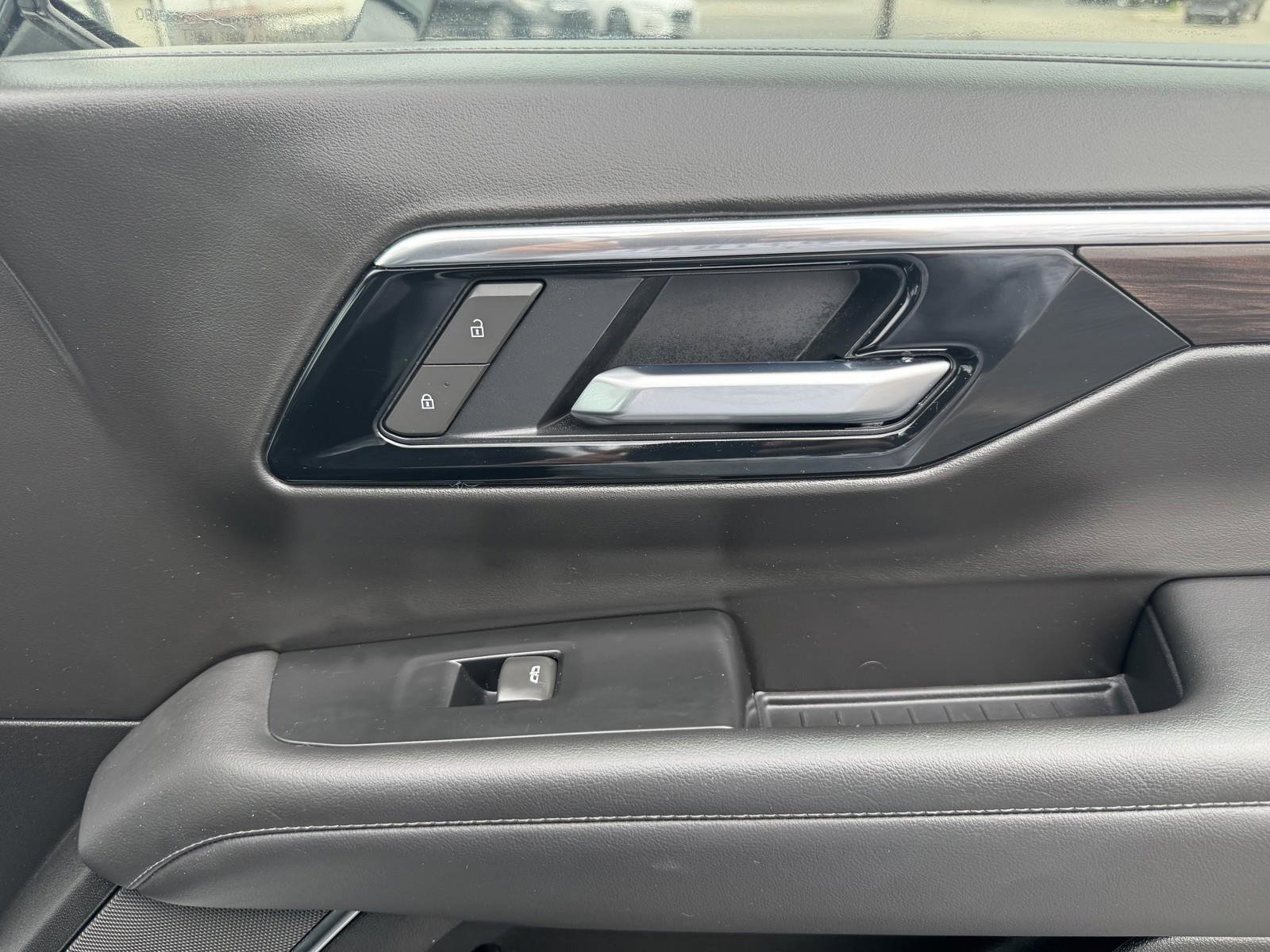 Used 2025 Chevrolet Tahoe LT image 39