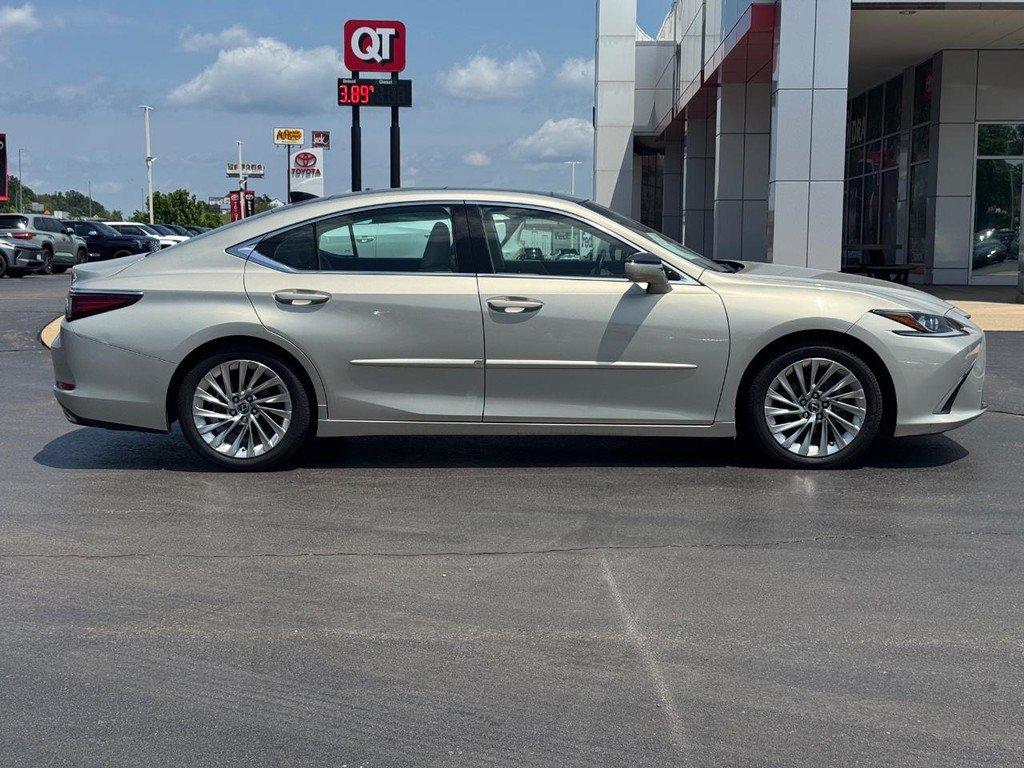 Used 2019 Lexus ES 350 w/ Accessory Package FWD image 2