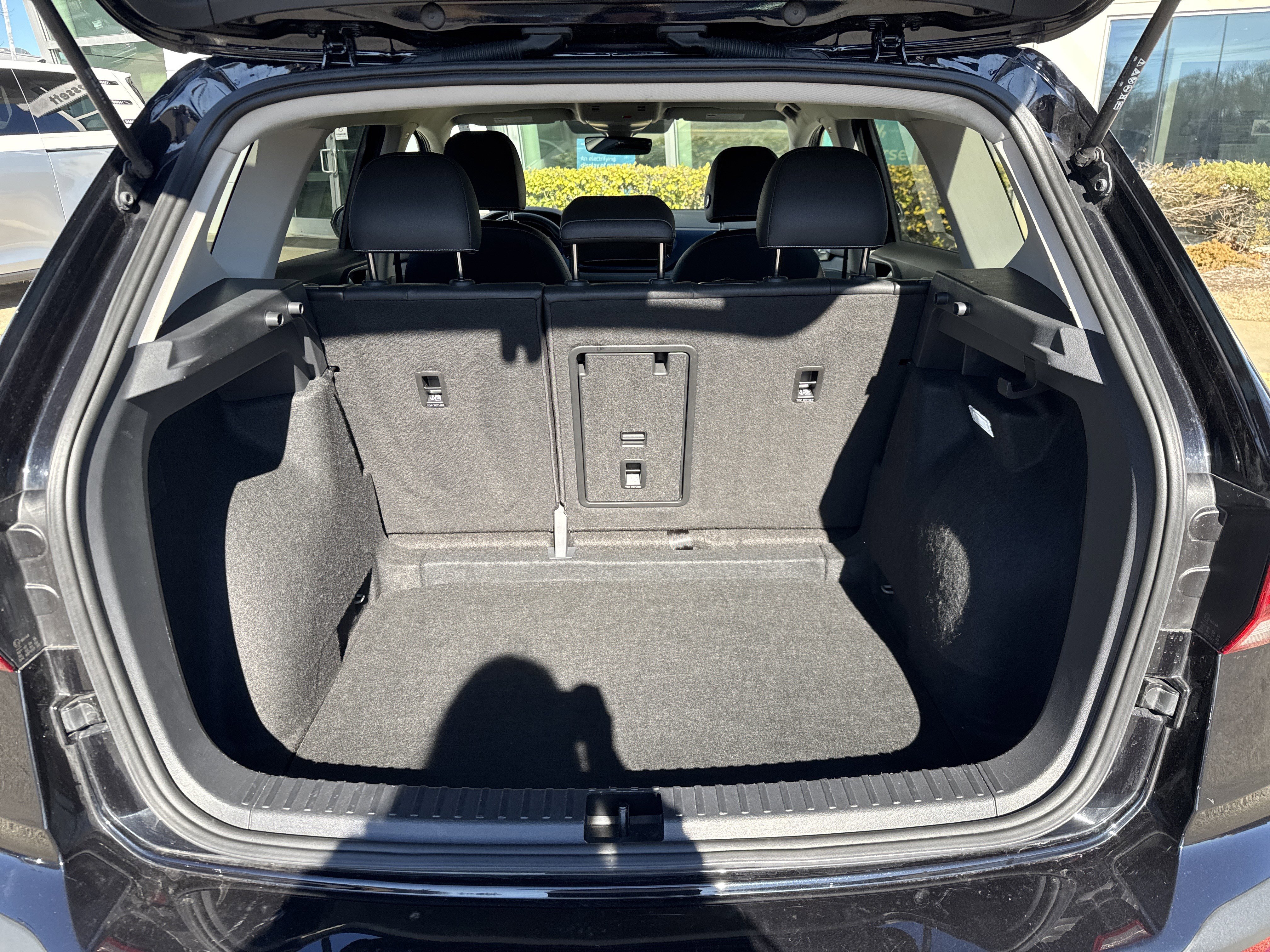 Certified 2024 Volkswagen Taos SE image 8