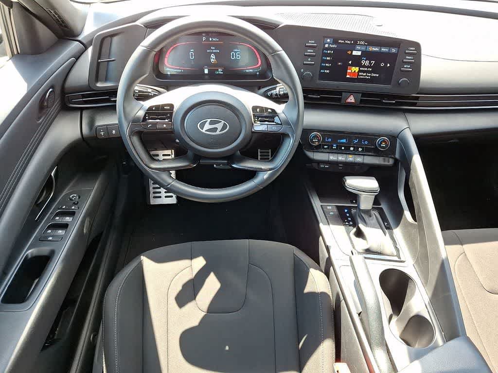 Certified 2025 Hyundai Elantra Sport FWD image 10
