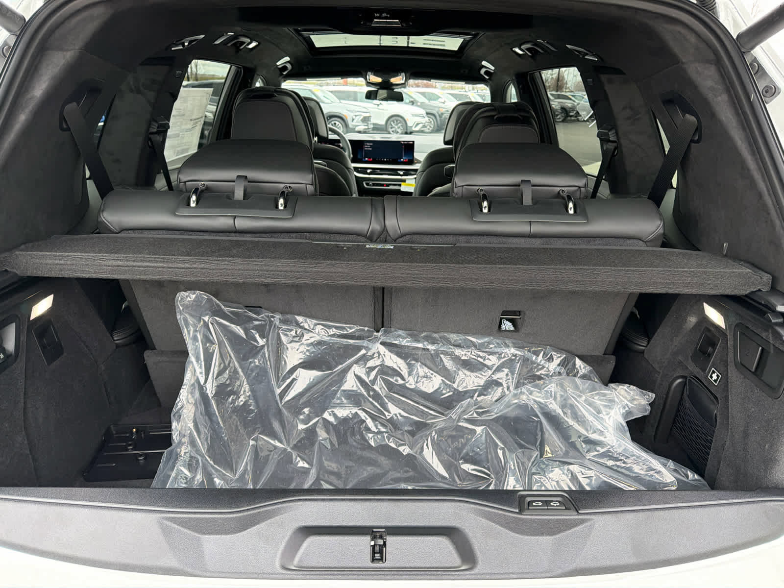 New 2026 BMW X7 M60i image 9